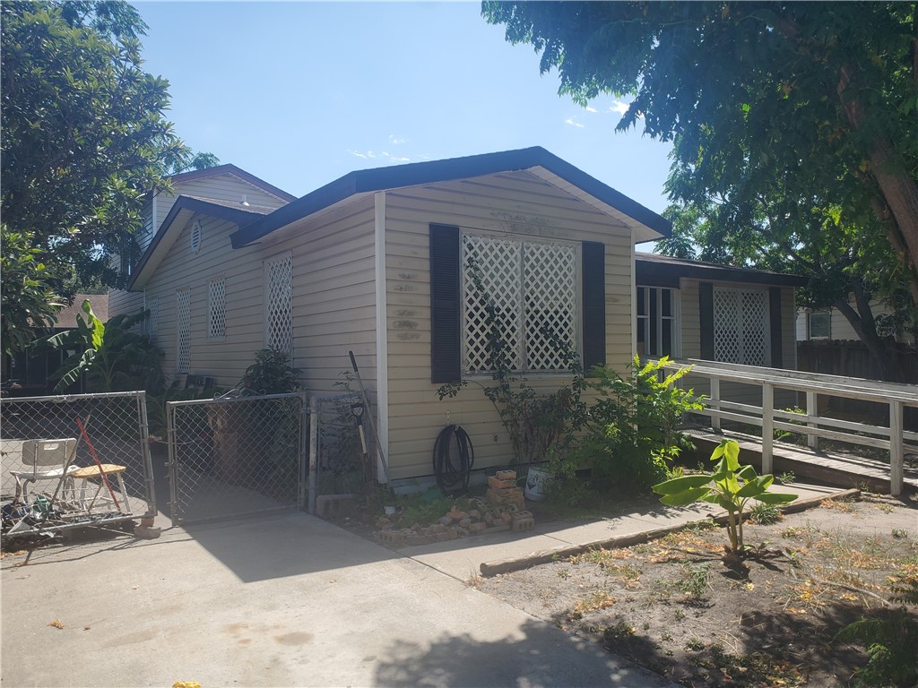 4841 Phillip Dr Property Photo 3