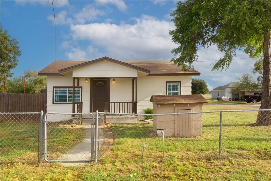 504 W Corpus Christi St Property Photo 1