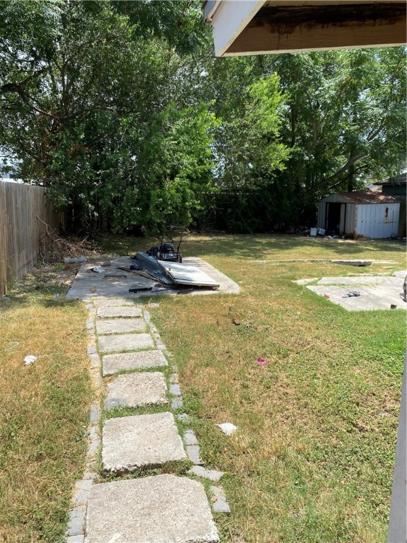 4610 Nicholson St Property Photo 2