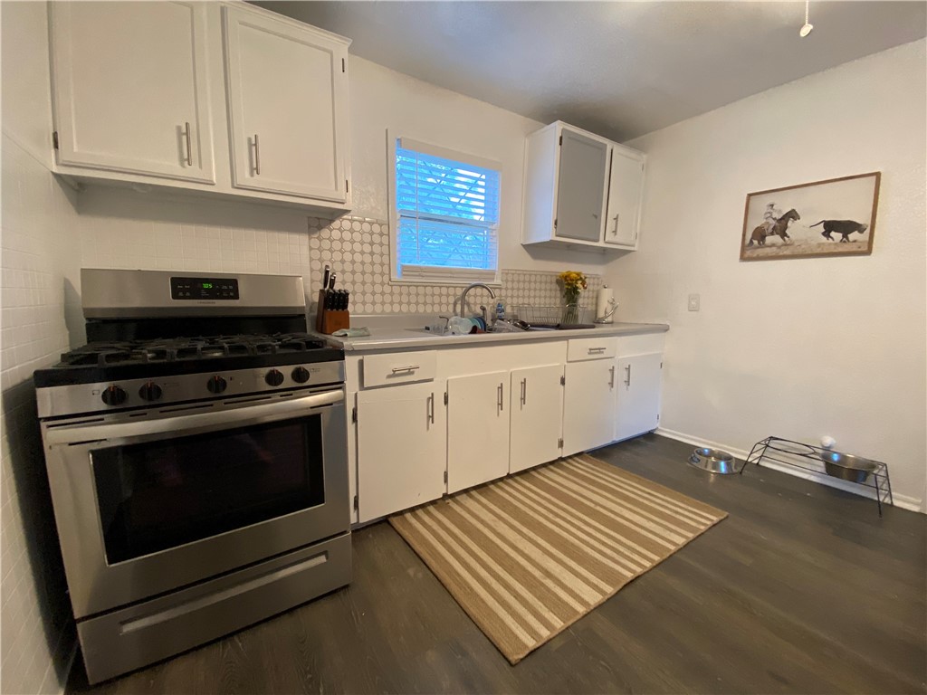 4610 Nicholson St Property Photo 4