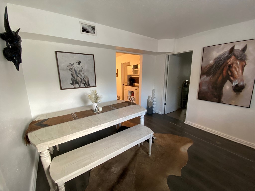 4610 Nicholson St Property Photo 10