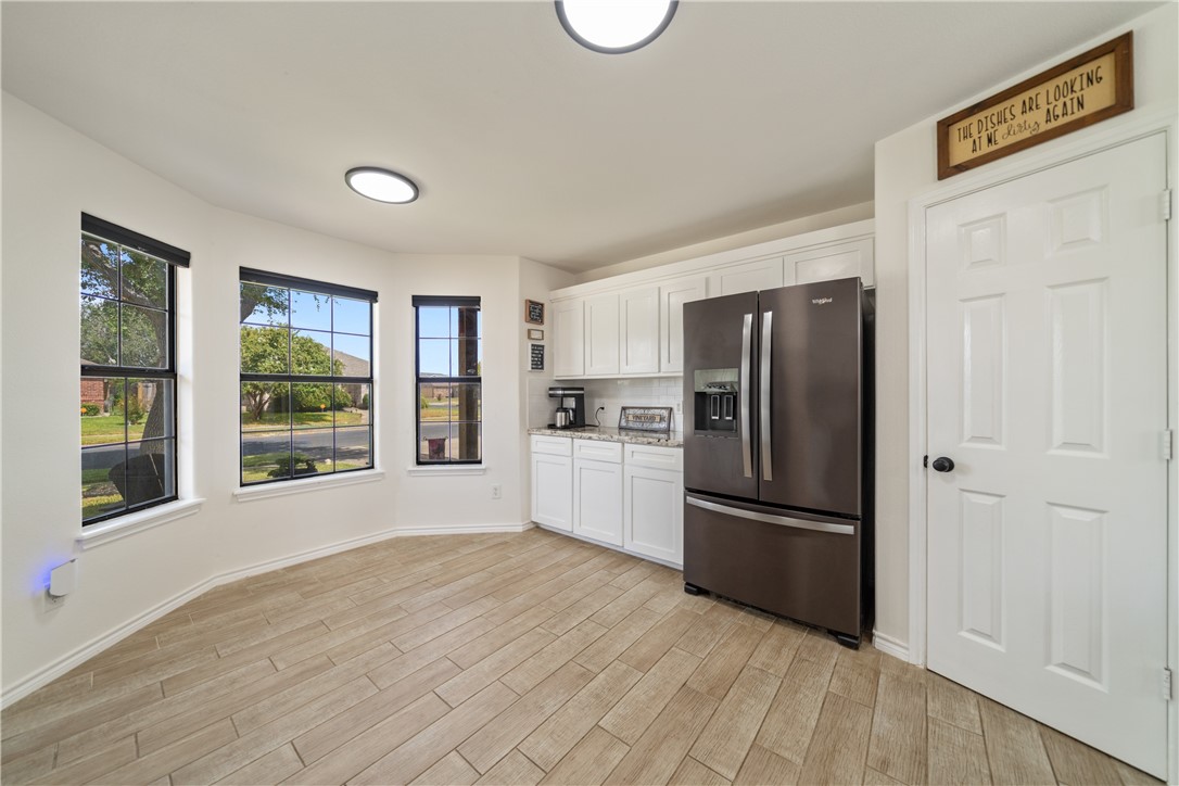 7806 Northwind Dr Property Photo 13