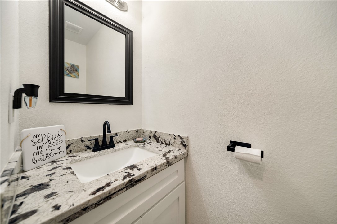 7806 Northwind Dr Property Photo 16