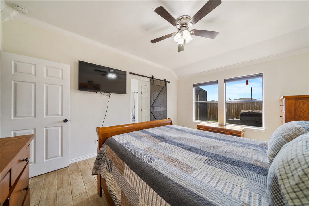 7806 Northwind Dr Property Photo 19