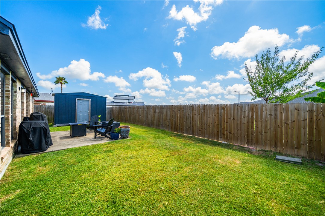 7806 Northwind Dr Property Photo 30