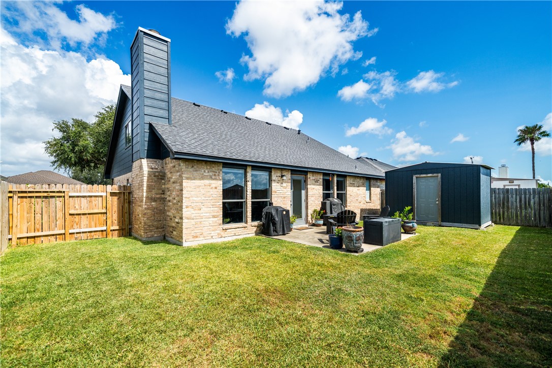 7806 Northwind Dr Property Photo 31