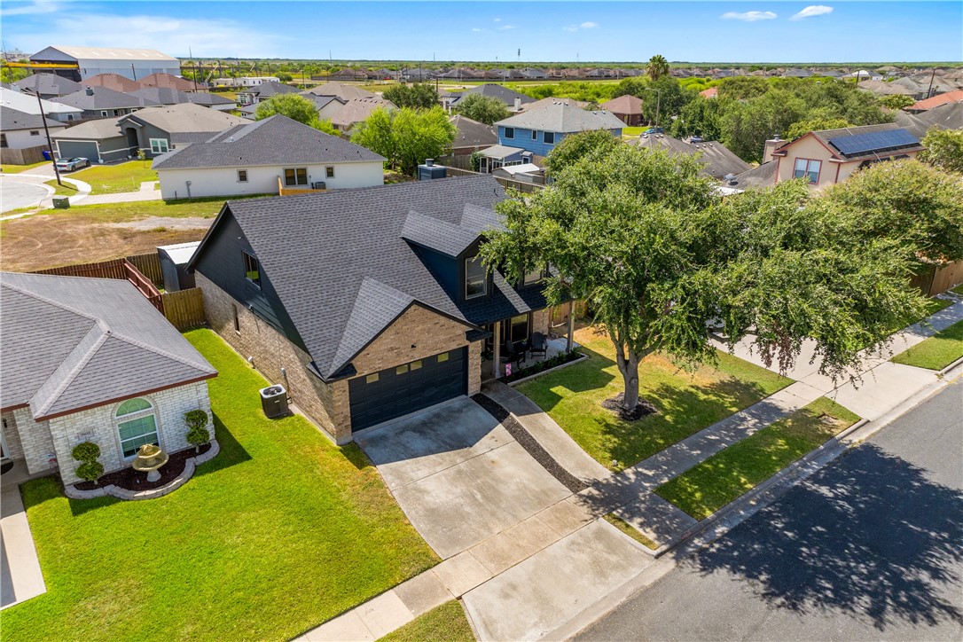 7806 Northwind Dr Property Photo 33