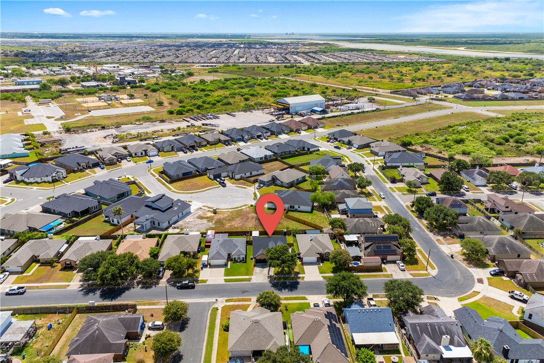 7806 Northwind Dr Property Photo 36