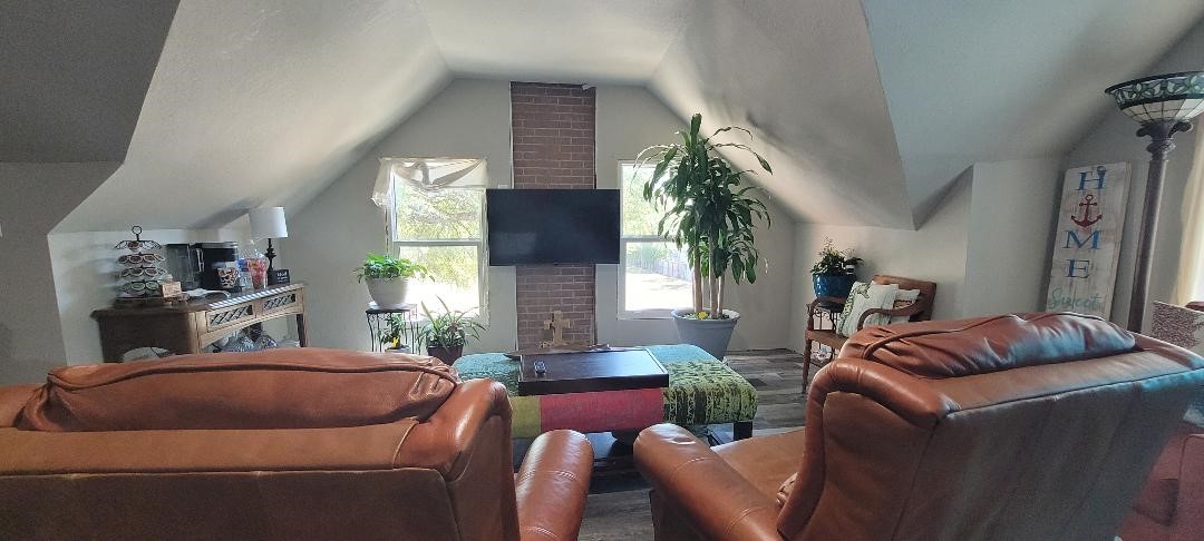 405 E Purisima St Property Photo 6