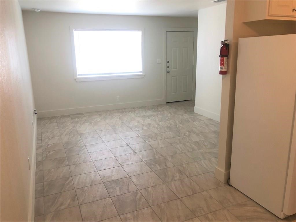 305 S San Patricio B1,c2,or C-3 Property Photo 4