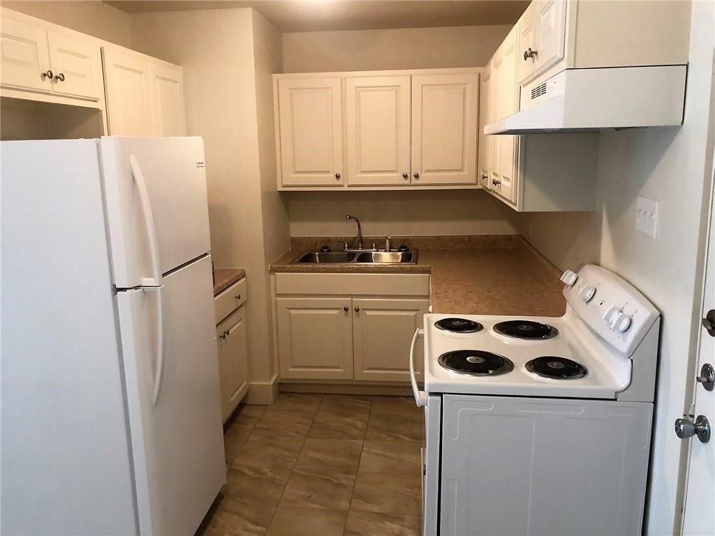 305 S San Patricio B1,c2,or C-3 Property Photo 6