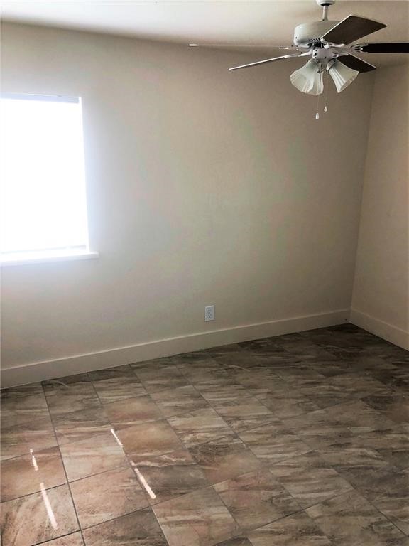 305 S San Patricio B1,c2,or C-3 Property Photo 8