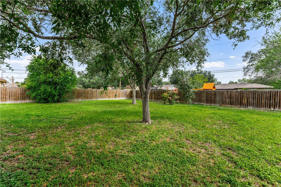 546 Vista Dr Property Photo 2