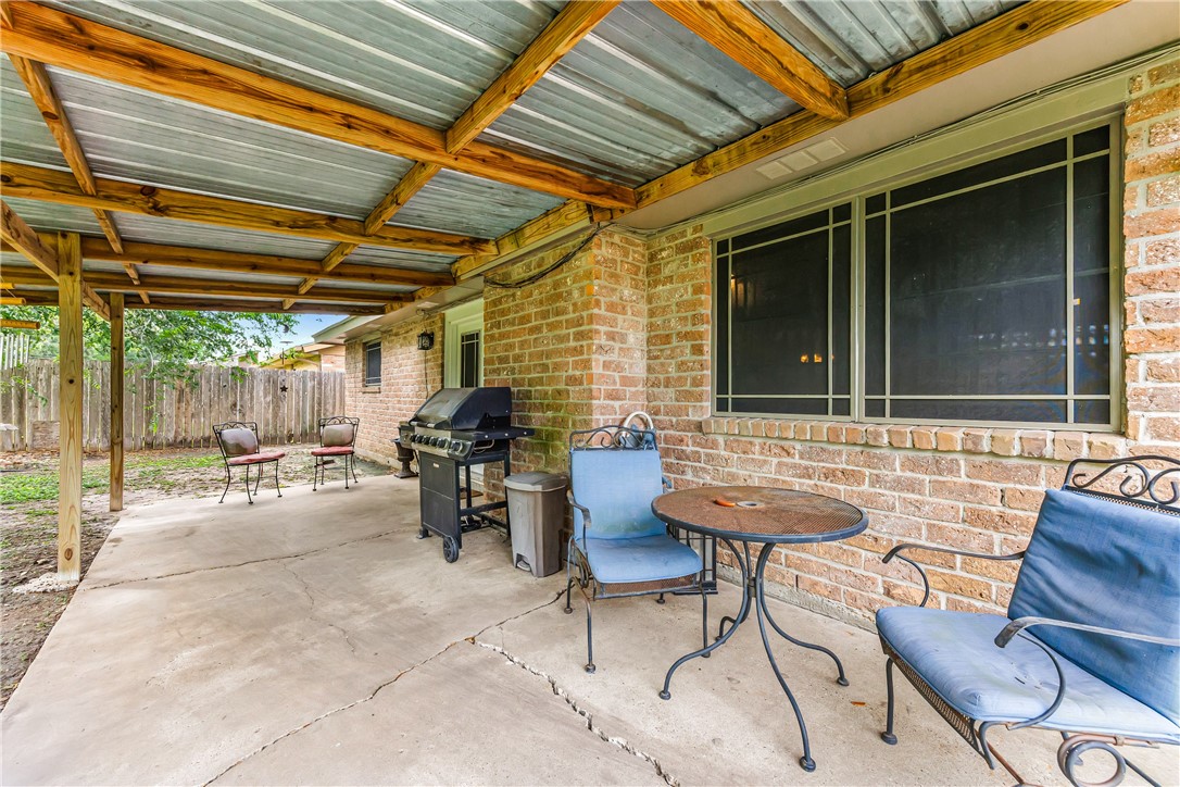 546 Vista Dr Property Photo 4