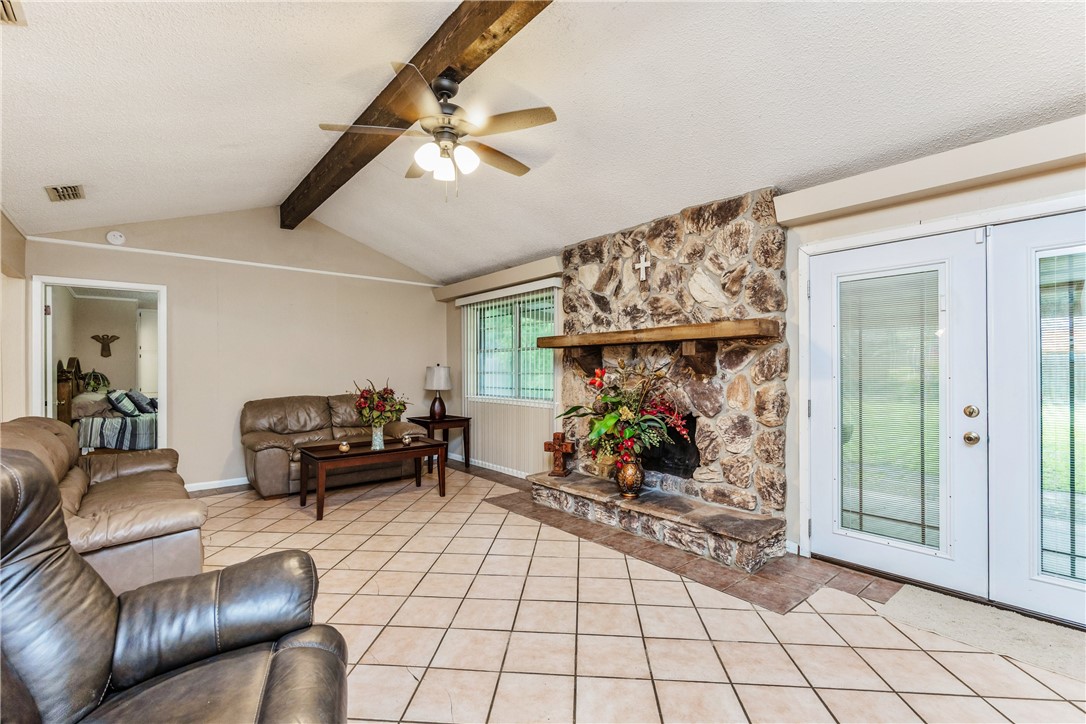 546 Vista Dr Property Photo 5