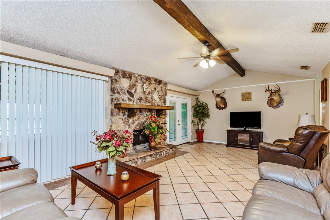 546 Vista Dr Property Photo 7