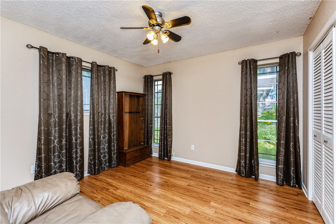 546 Vista Dr Property Photo 17