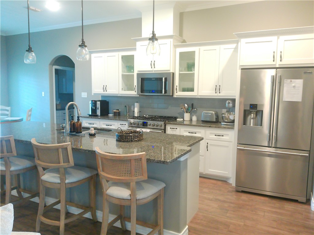 8206 Big Bend Dr Property Photo 4