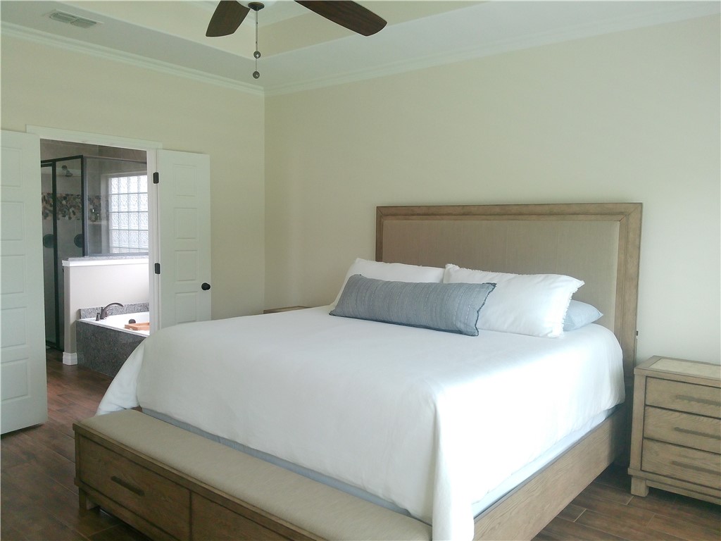 8206 Big Bend Dr Property Photo 9