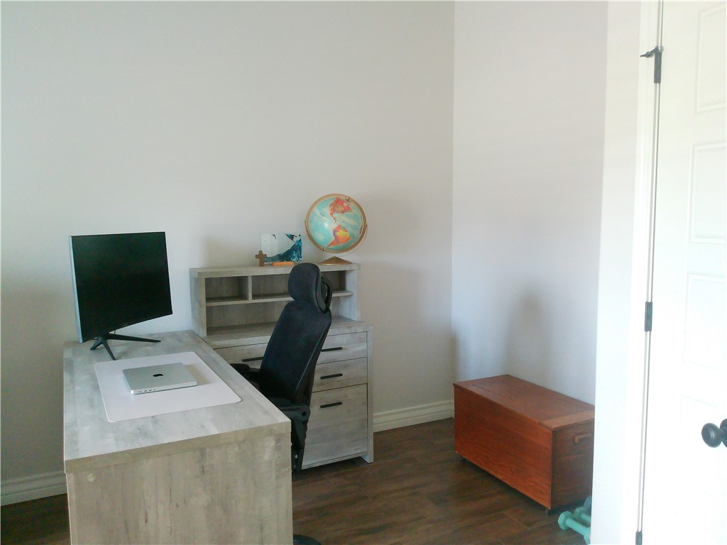 8206 Big Bend Dr Property Photo 17