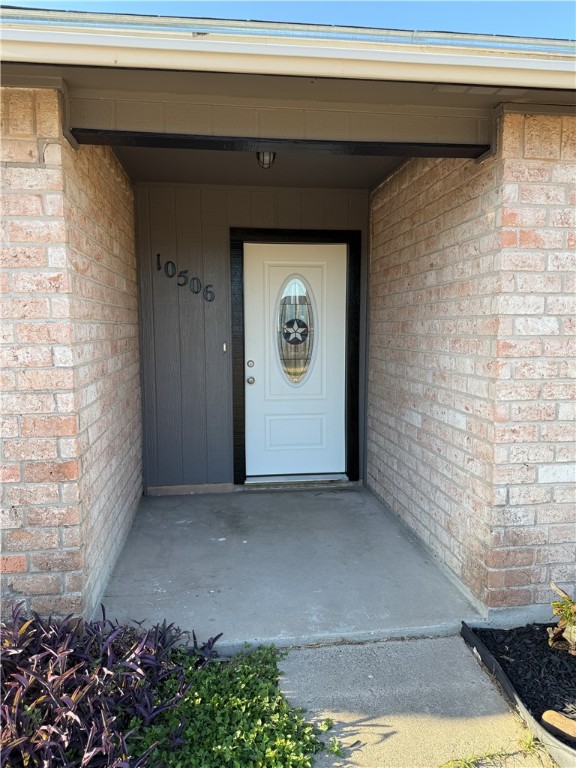 10506 Hemlock Property Photo 3