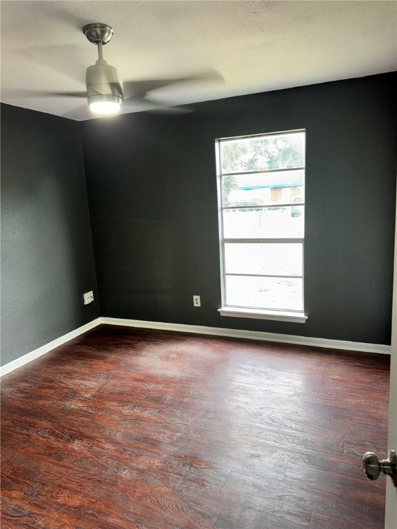 10506 Hemlock Property Photo 9