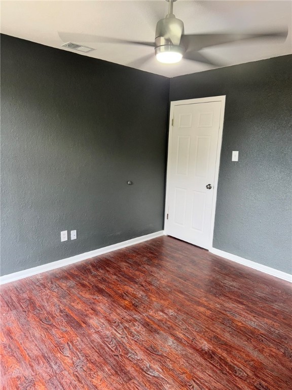 10506 Hemlock Property Photo 10