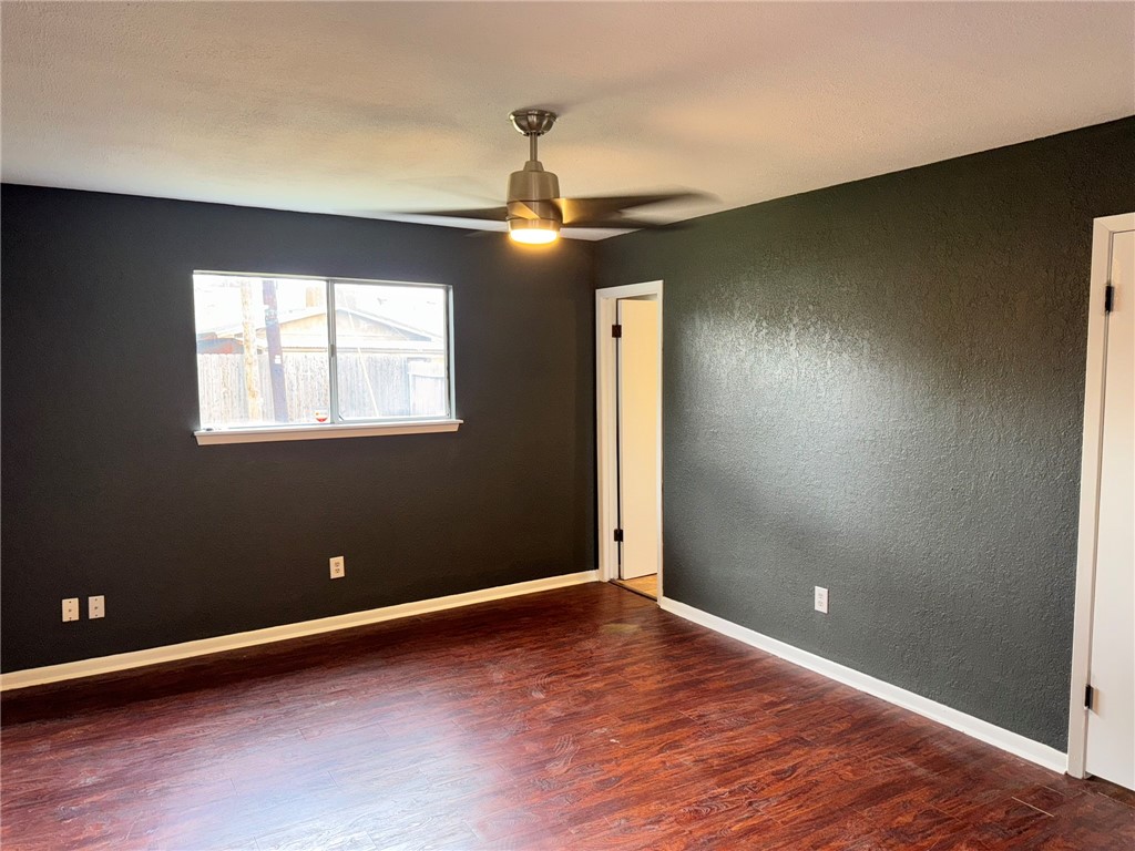 10506 Hemlock Property Photo 15