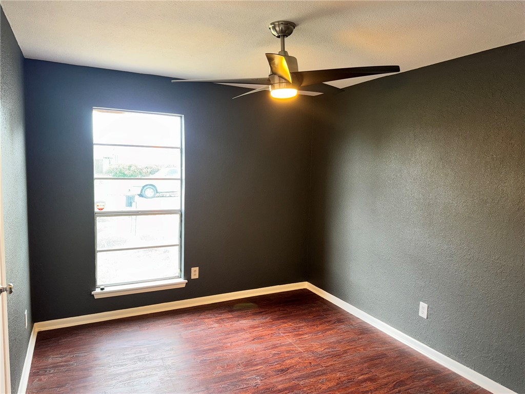 10506 Hemlock Property Photo 17