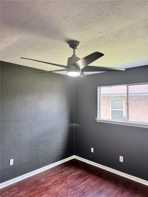 10506 Hemlock Property Photo 19