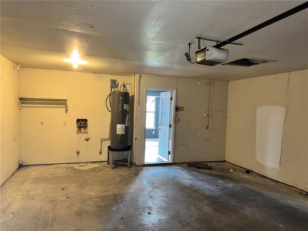 10506 Hemlock Property Photo 20