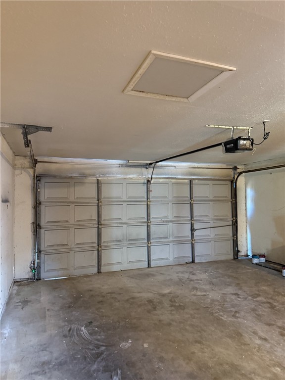 10506 Hemlock Property Photo 21