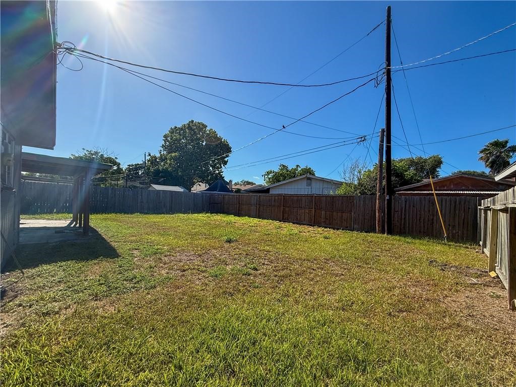 10506 Hemlock Property Photo 26