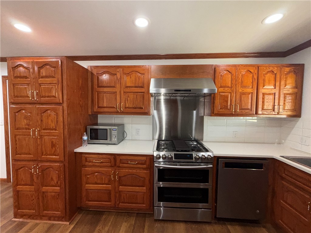 216 E Broadway Ave Property Photo 4