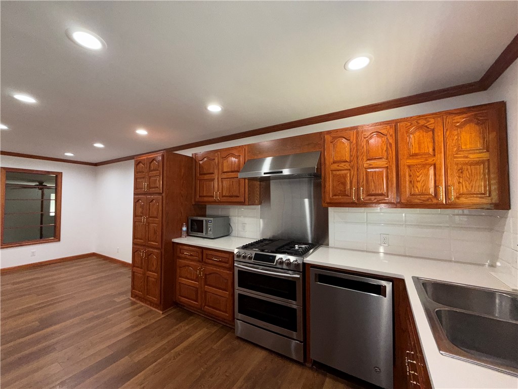 216 E Broadway Ave Property Photo 7