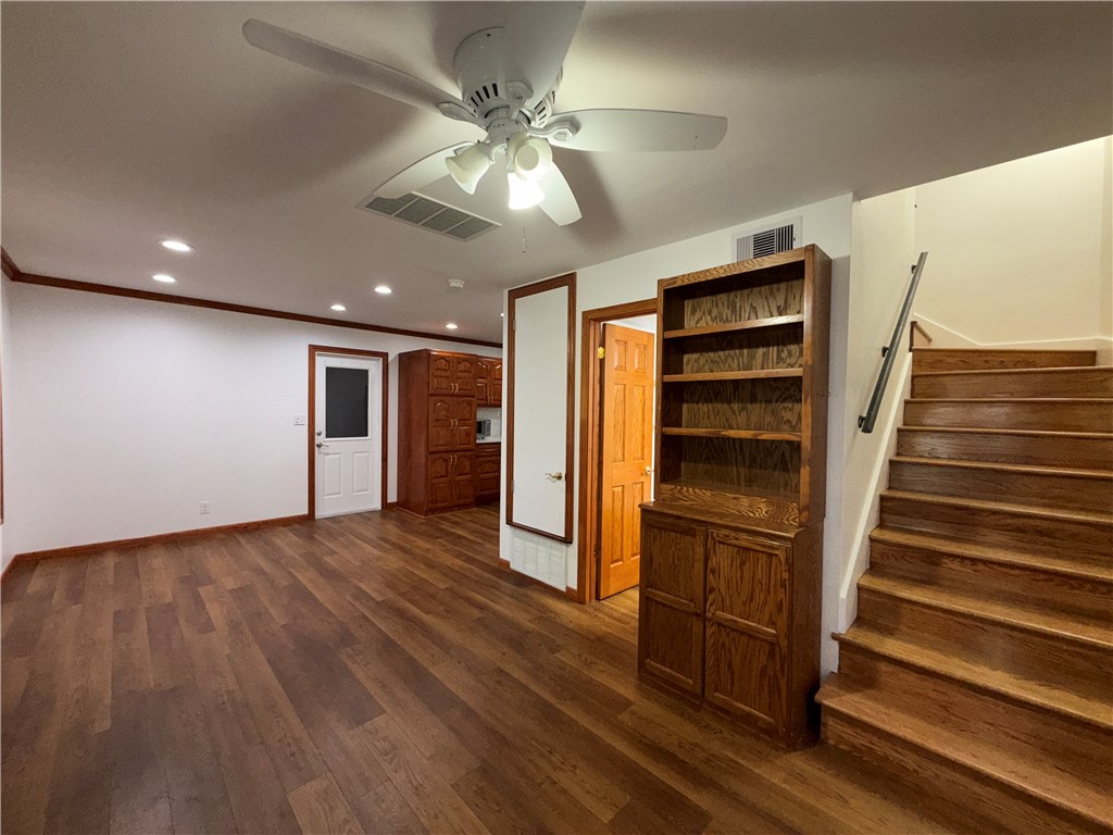 216 E Broadway Ave Property Photo 12