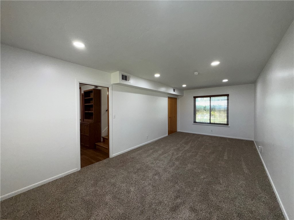 216 E Broadway Ave Property Photo 19