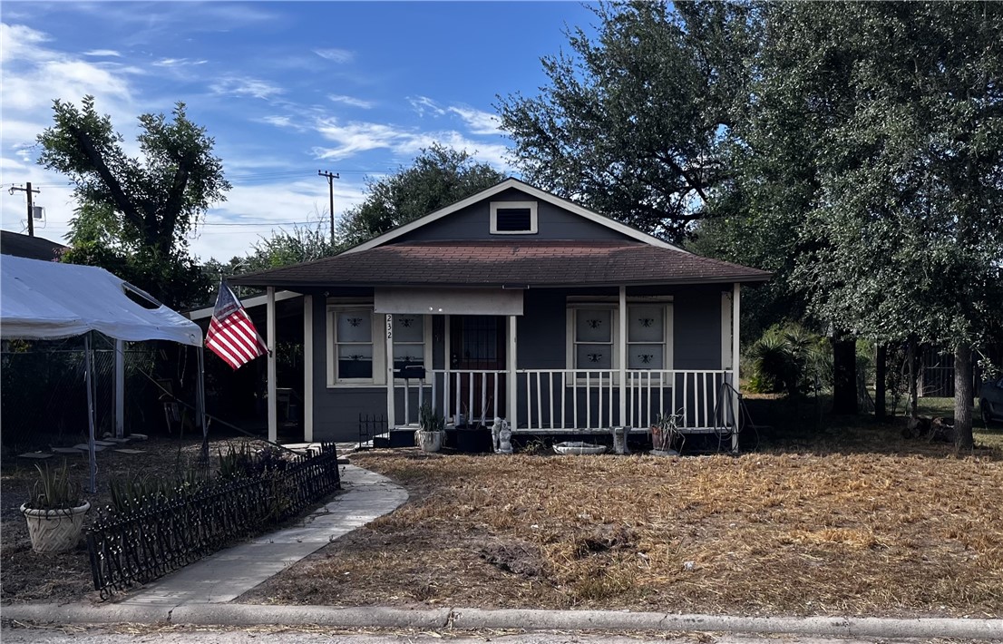 232 SW 2nd St