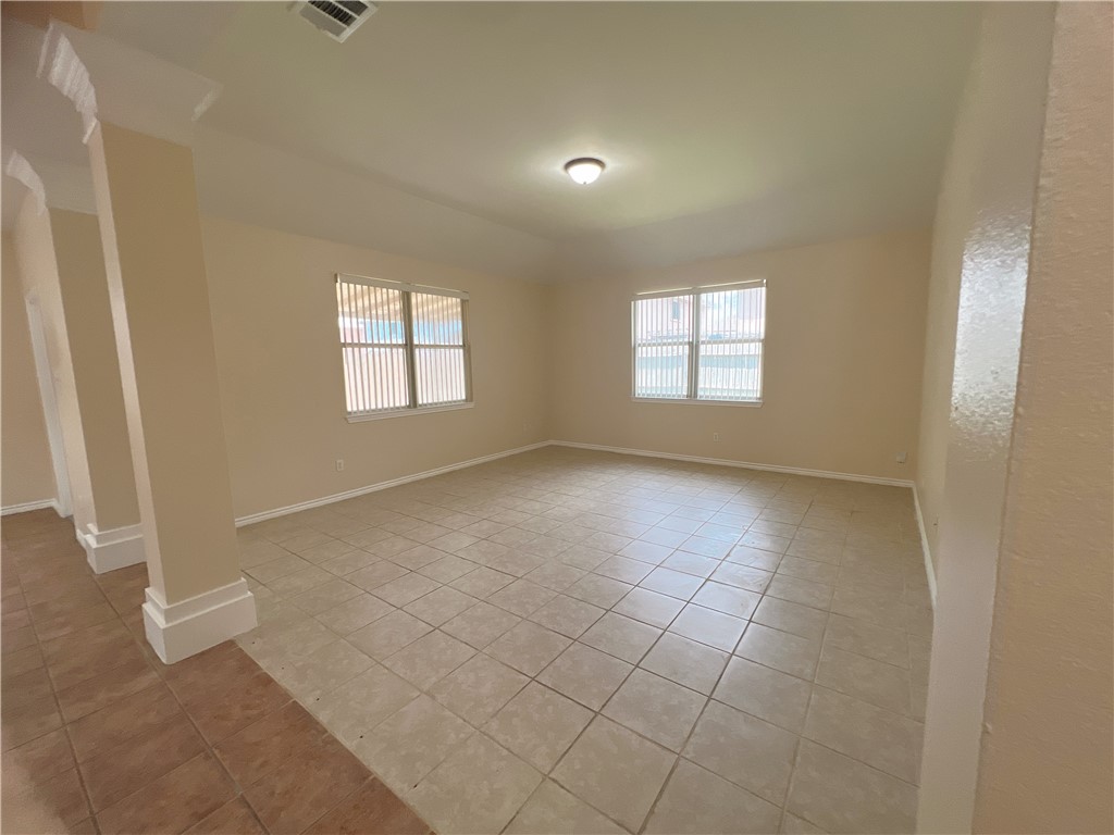 3905 Annemasse Dr Property Photo 4