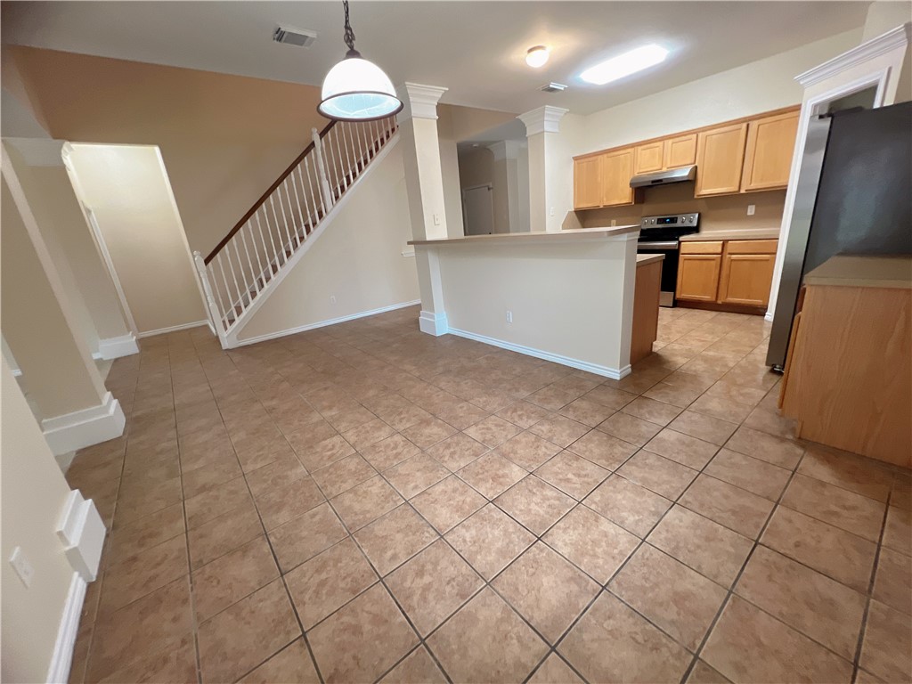 3905 Annemasse Dr Property Photo 5