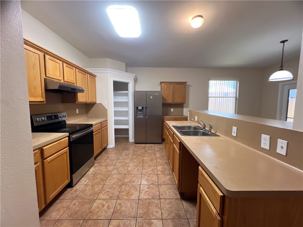 3905 Annemasse Dr Property Photo 6