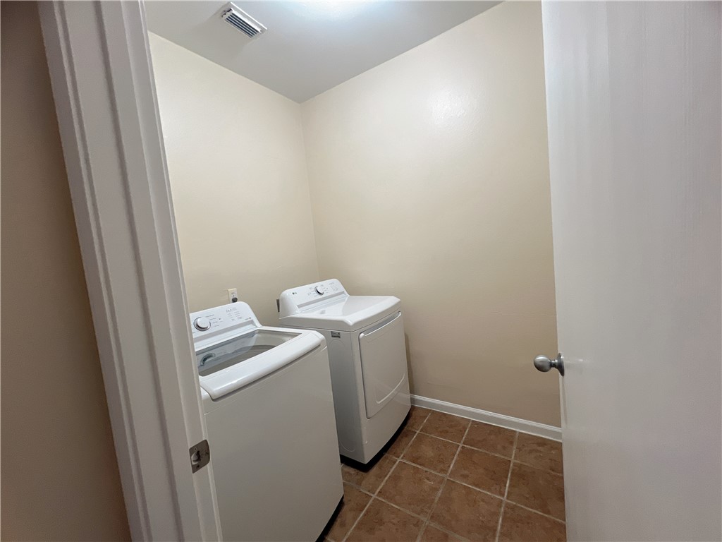 3905 Annemasse Dr Property Photo 15