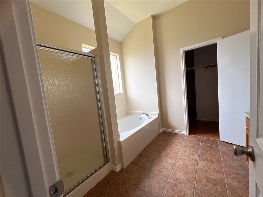 3905 Annemasse Dr Property Photo 17