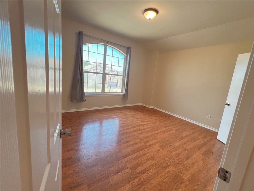 3905 Annemasse Dr Property Photo 22