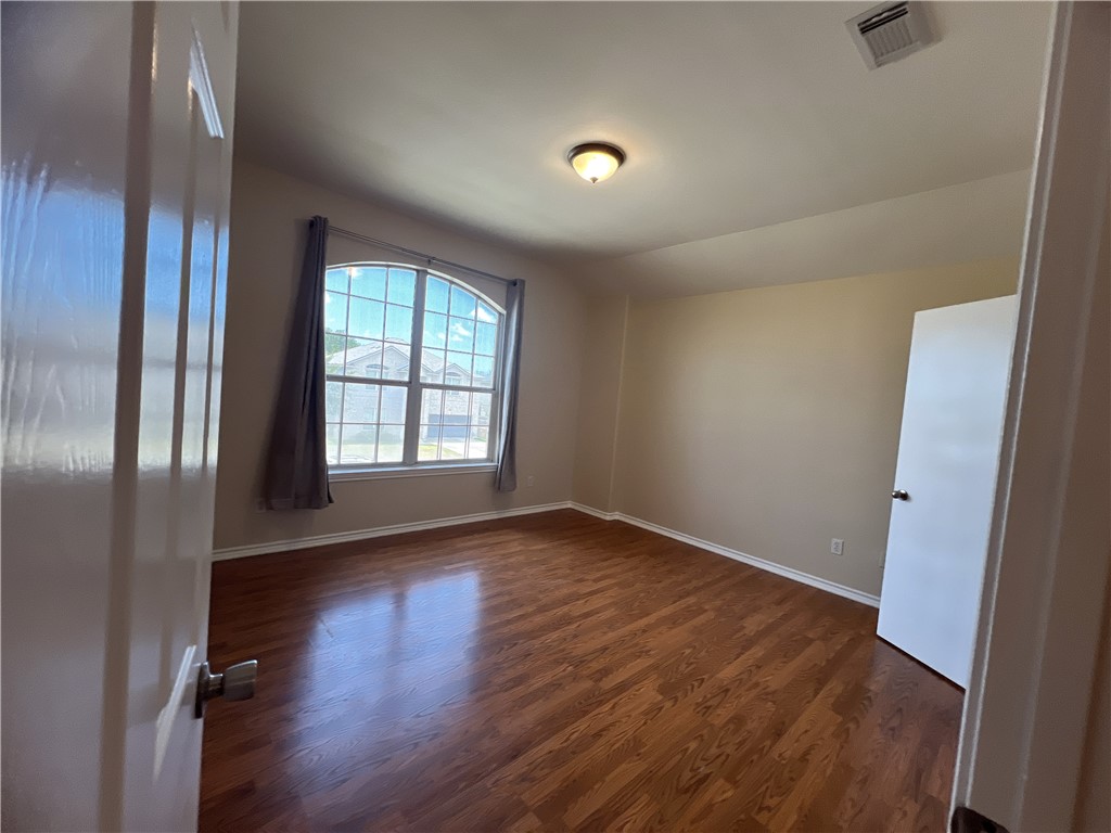 3905 Annemasse Dr Property Photo 27