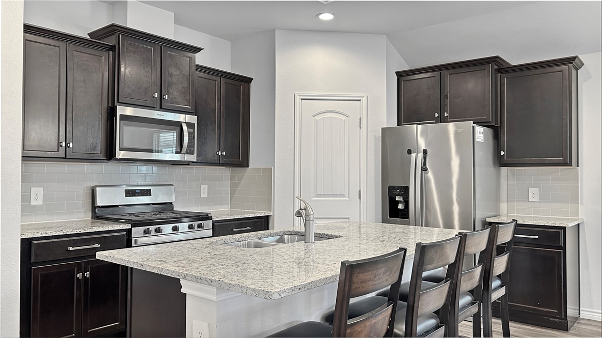 2673 Abbey Rd Property Photo 4