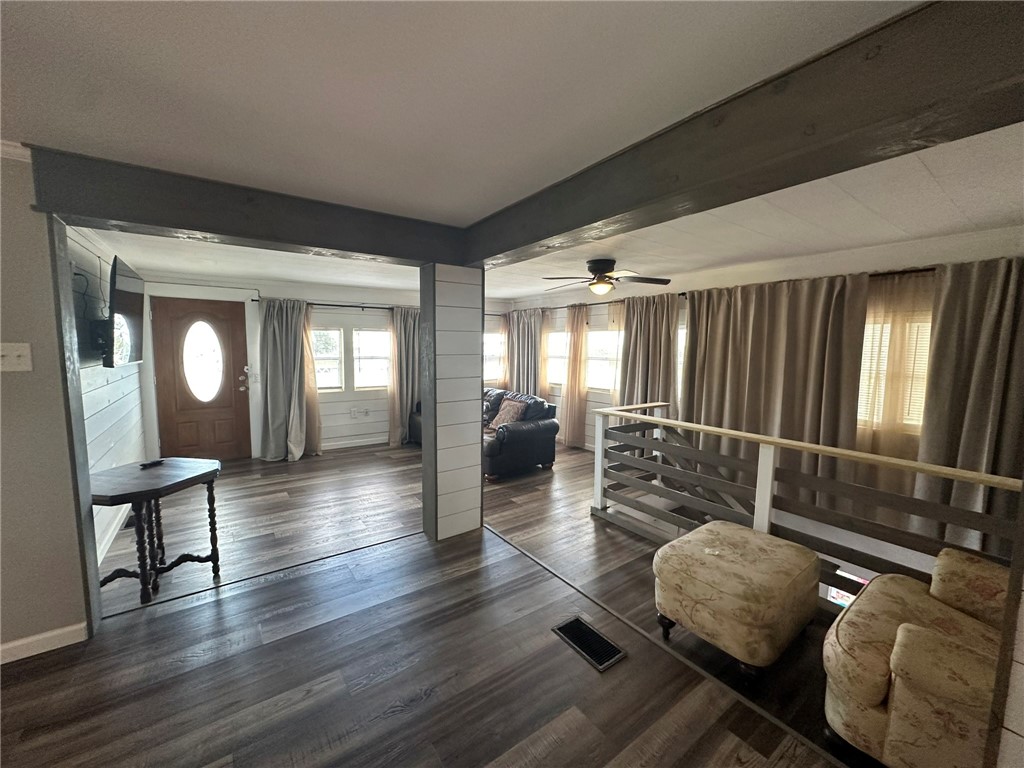 810 S Sandpiper Property Photo 3