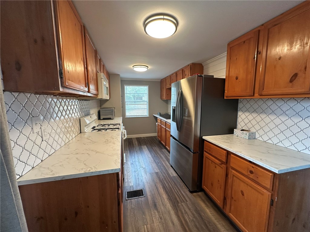 810 S Sandpiper Property Photo 7