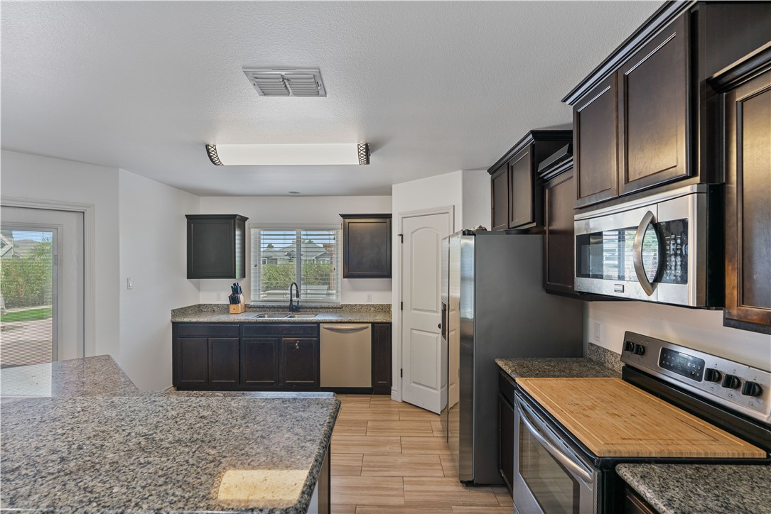 13970 Blackbeard Dr Property Photo 8