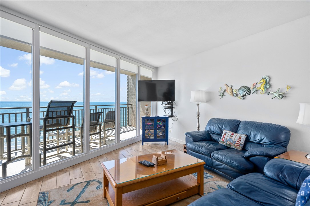 6649 Seacomber Dr 804 Property Photo 4